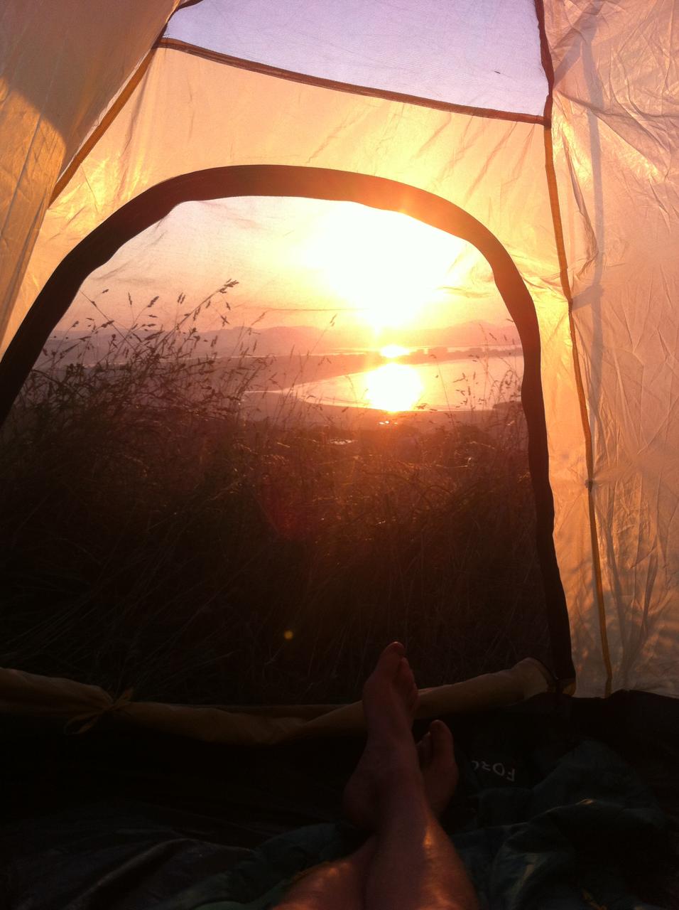 Wschód słońca widziany z namiotu - Camino 2018